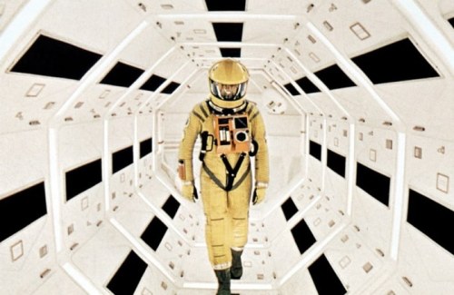 2001-Space-Odyssey-space-suit-small