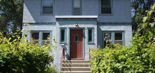 2425 7th Ave ( rebaptisée Bob Dylan Drive)