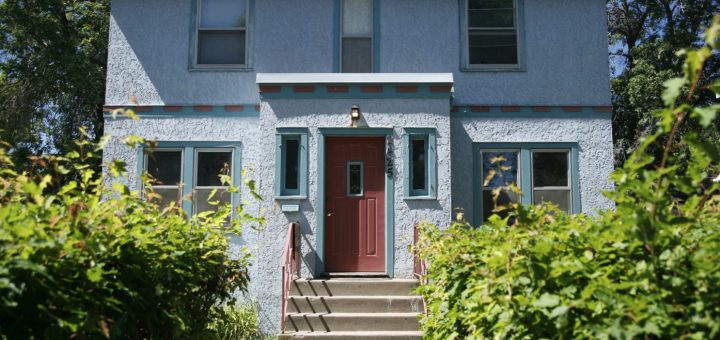 2425 7th Ave ( rebaptisée Bob Dylan Drive)