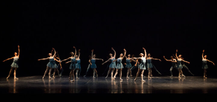 24795-Ann_Ray___Opera_national_de_Paris-Blake-Works-I--W.-Forsythe---Ballet-de-l-Opera-national-de-Paris--c-Ann-Ray-OnP-3389-1600px