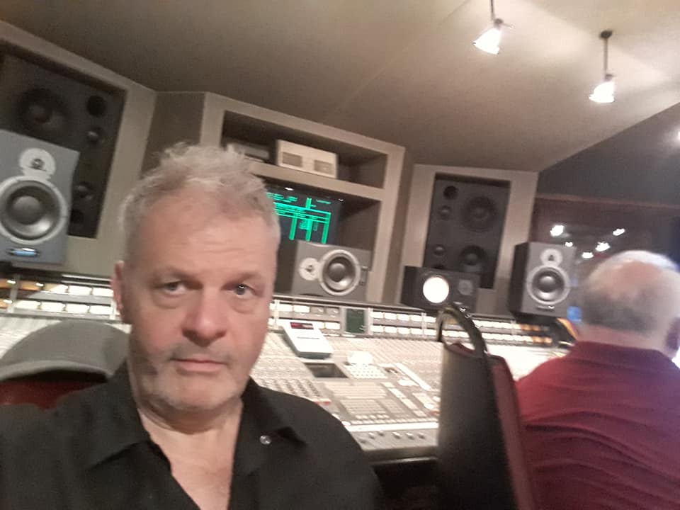 Frank  Darcel en studio à Bruxelles